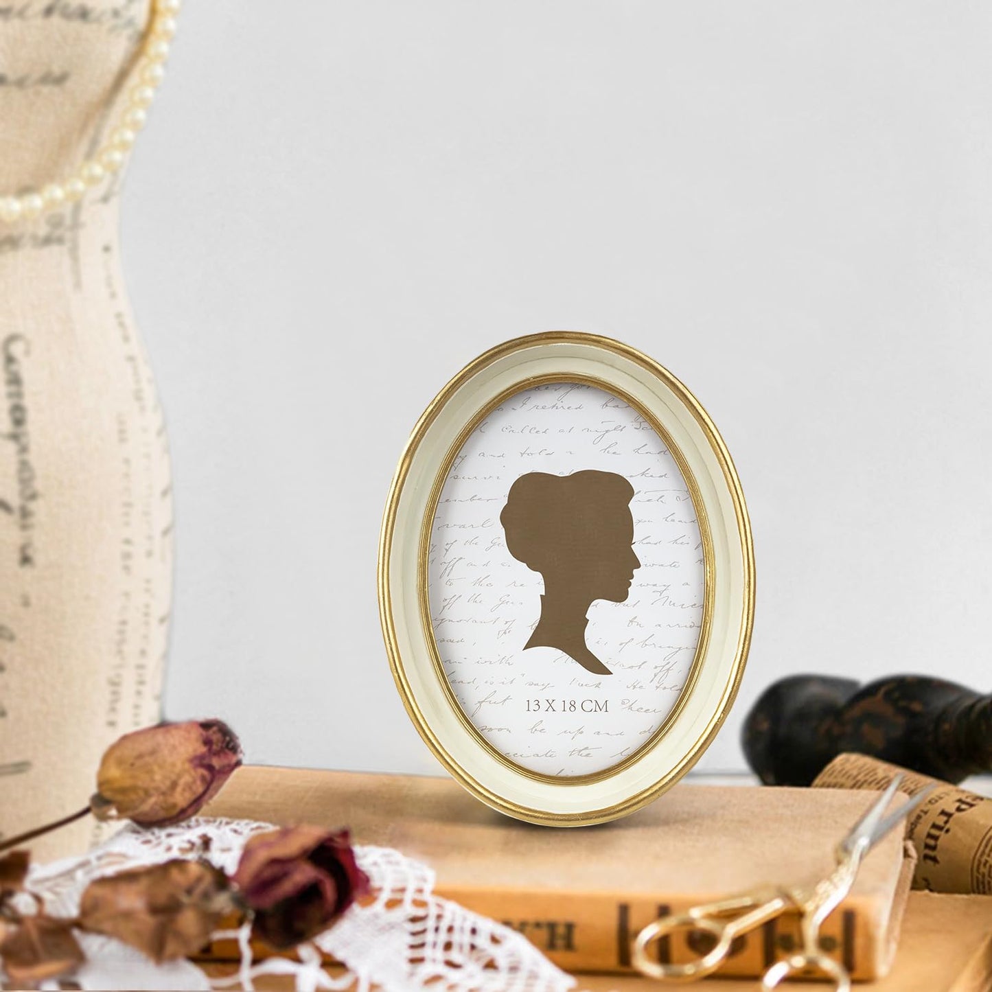 AELS 4x4 Inch Vintage Picture Frame, Elegant Antique Photo Frames with Glass Front, Photo Display, Tabletop Wall Hanging, Gift Ideas, Off-white Oval with Gold Trim