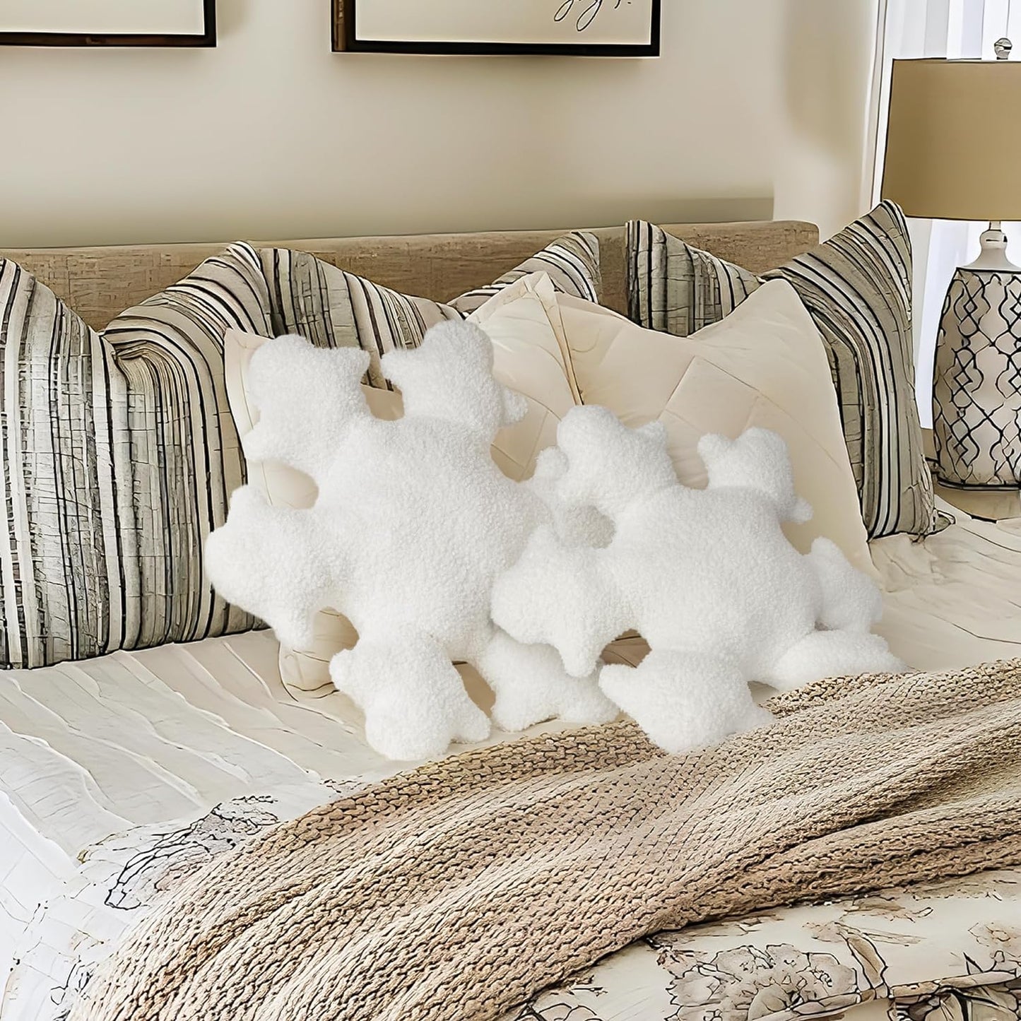 AELS 21.6 Inches 3D Snowflake Christmas Decorative Throw Pillow, Cute Winter Faux Fur Plush Throw Pillow, Living Room Bedroom Nursery Decor, White Christmas Decoration, Snow White